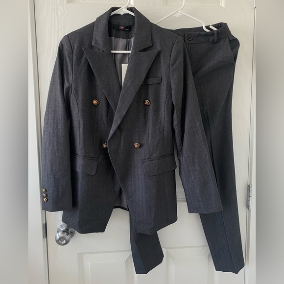 New with Tags Grey Blazer Pant Suit Set Fits Size XXS-XS - Picture 7 of 7